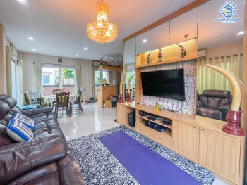 *****บ้านเดี่ยวมือสองย่านกรุงเทพฯ ม.คาซาวิลล์ สุขาภิบาล5 เนื้อที่กว้างขวางเกือบ 51 ตร.ว.  ฟังก์ชัน 3 ห้องนอน 3 ห้องน้ำ ที่จอดรถ 2 คัน แถมเฟอร์นิเจอร์ พร้อมสัญญาณกันขโมยทั้งหลัง เดินทางง่าย ห่างจากจุดขึ้น-ลงทางด่วน "สุขาภิบาล5" เพียง 11 นาทีเท่านั้น